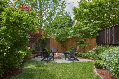1843 Nelson St, Chicago, IL 60657-2009