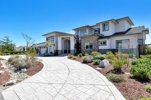 17055 Oak Leaf Dr, Morgan Hill, CA 95037-6622