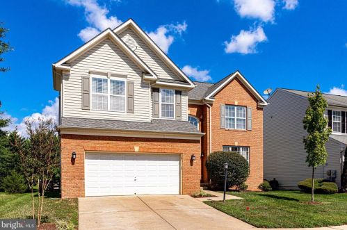 8304 Tenbrook Dr, Gainesville, VA 20155-3855