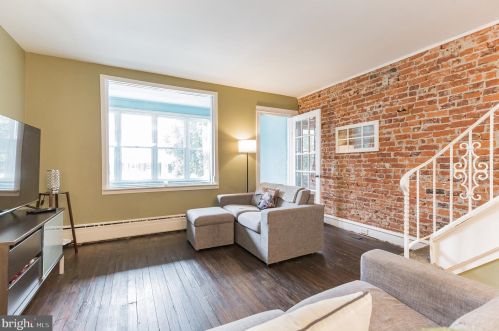 2842 17th St, Philadelphia, PA 19132-2239