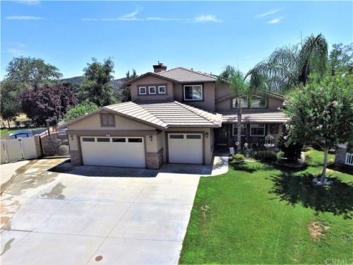 13680 Village Ct, Yucaipa, CA 92399-3600