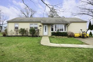 62 Summit Ave, Gloucester, NJ 08031-1139