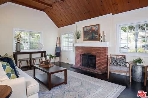 431 Scholl Dr, Glendale CA 91206-3045 exterior