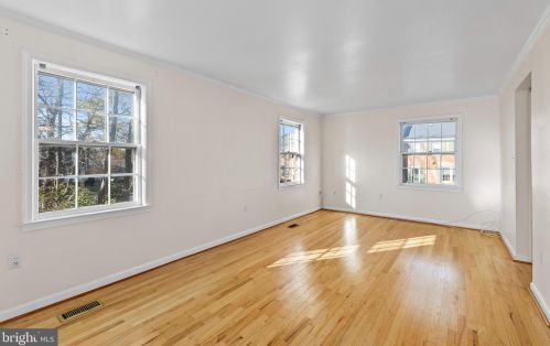 5250 Bradgen Ct, Springfield VA  22151-3505 exterior