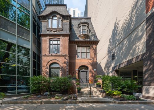 212 Ontario St, Chicago IL  60654-3605 exterior