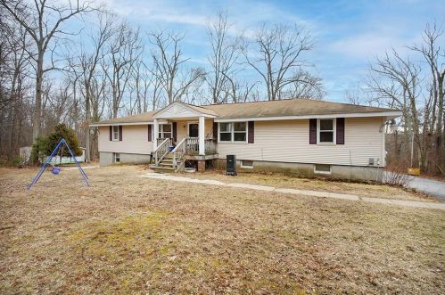 1752 Victory Hwy, Burrillville, RI 02826-1666