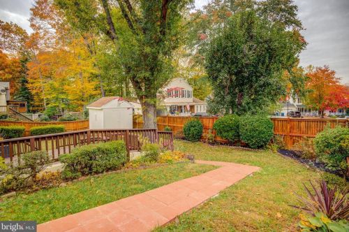 9000 Strattondale Ct, Springfield VA  22015-3659 exterior