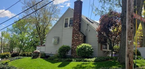 10 Pleasant View Ave, Lincoln, RI 02865-3528
