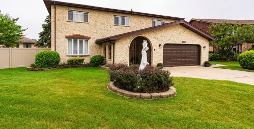 1419 Bray Ct, Arlington Hts, IL 60005-3479