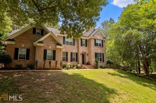 290 Shoreline Cir, Newnan, GA 30263-5937