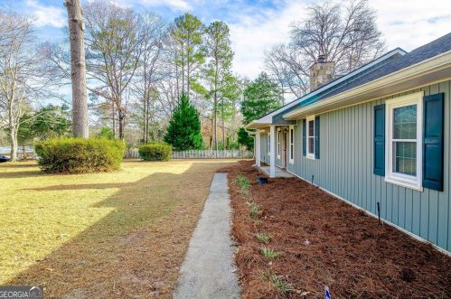 102 Chimney Pl, Warner Robins GA  31088-6523 exterior