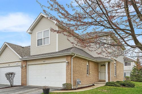 8421 Kirby Dr, Tinley Park, IL 60487-8435