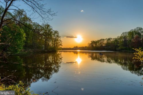 7247 Riding Hood Cir, Columbia MD 21045-5237 exterior