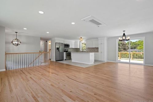 21 Wendy Dr, Wapping, CT 06074-1233