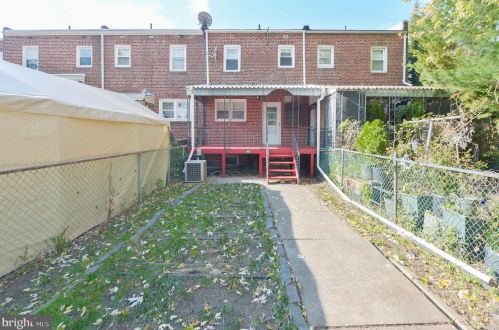 302 Cooper Ave, Camden NJ 08107-2107 exterior