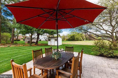 2006 Rachael Dr, Lancaster PA  17601-3655 exterior