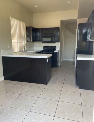 1962 Blue Violet Ct, Anaheim CA  92801-5300 exterior