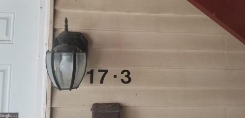 17 Florence Tollgate Pl, Florence, NJ 08518-3102