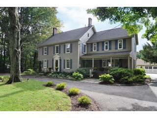 59 Hillside Rd, Chester, NJ 07930-2115