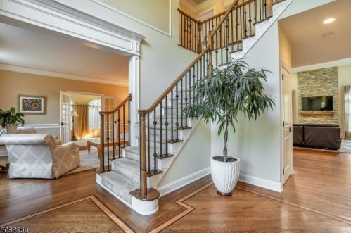 12 Downingtown Ct, Warren, NJ 07059-6776