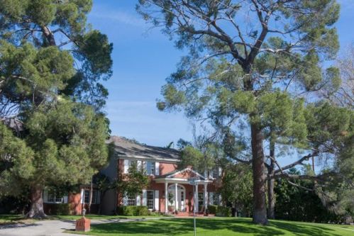 605 Kenneth Rd, Glendale CA  91202-1447 exterior
