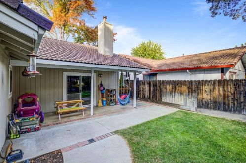 1235 Riv Blf Dr, Valley Home CA 95361-2655 exterior