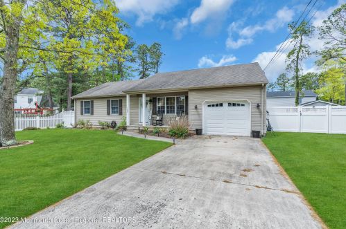 1282 Spruce St, Lacey, NJ 08731-4543