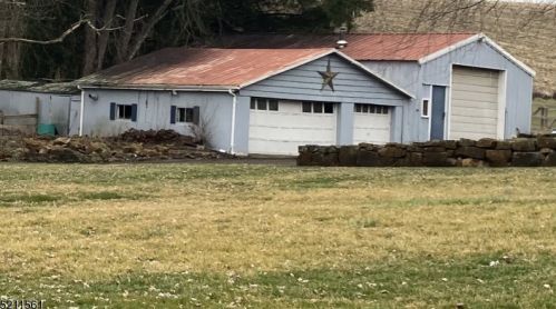 14 Sarepta Rd, Columbia, NJ 07832-2004