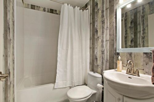 1078 Cliff View Ln, Carol Stream IL  60188-4633 exterior