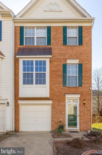 2474 Laura Mark Ln, Herndon VA  20171-3067 exterior