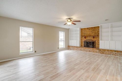 1201 Juniper Ln, Fort Worth TX  76126-2709 exterior