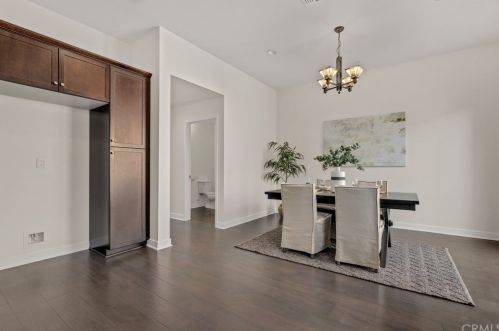 806 Santa Ana Blvd, Santa Ana CA 92701-3962 exterior