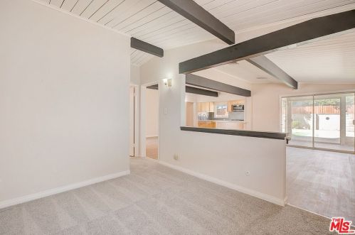 7831 Peachtree Ave, Van Nuys CA  91402-6513 exterior