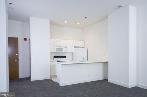 145 13th St, Philadelphia PA  19107-4916 exterior