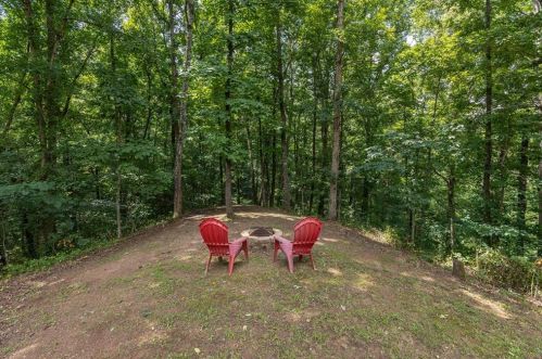 4723 Rivers Edge Dr, Gainesville, GA 30506-7505