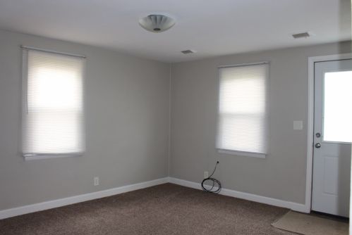 7427 Rogers St, Rockford, IL 61115-2937