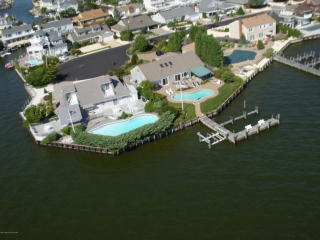 333 Cove Dr, Mantoloking, NJ 08738-1014