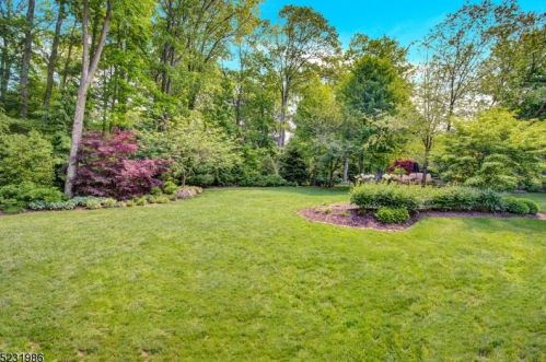 2 Sherwood Ct, Dover NJ  07869-2624 exterior