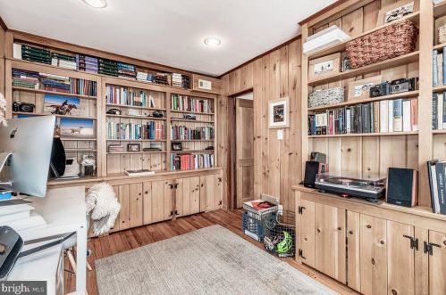 5 Queenston Pl, Princeton NJ  08540-3820 exterior