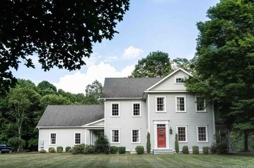 556 Flanders Rd, Woodbury, CT 06798-1711