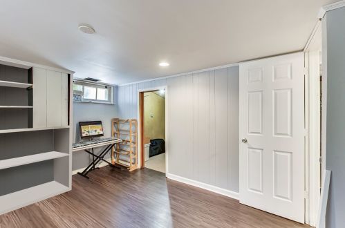 7049 Keeney St, Niles IL  60714-3037 exterior