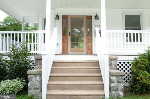 122 Lawnside Ave, Camden, NJ 08108-1907