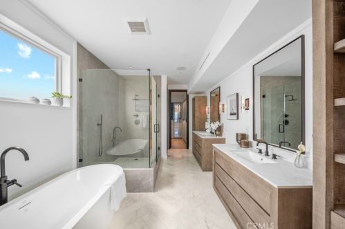 605 12th St, Huntington Beach CA  92648-4035 exterior