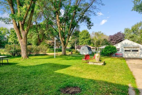 1731 Alta Vista Dr, Saint Paul MN  55113-6534 exterior