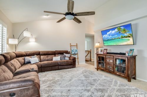 9178 Teton Est Dr, Taylorsville UT 84088-2311 exterior