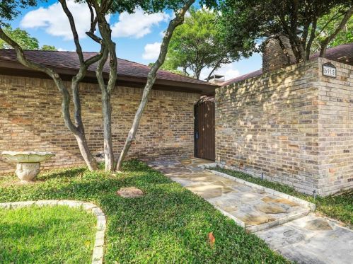 6915 Clearhaven Dr, Dallas, TX 75248-4150