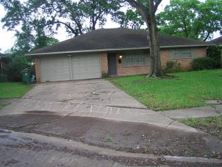 8107 Braes River Dr, Houston TX  77074-4207 exterior