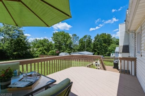 31 Peace Rd, Dover NJ  07869-1021 exterior