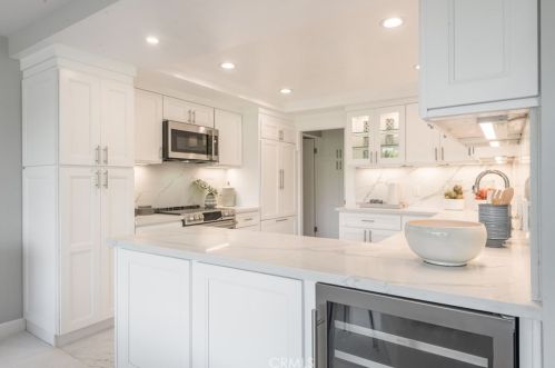 32724 Coastsite Dr, Palos Verdes Estates, CA 90275-5881