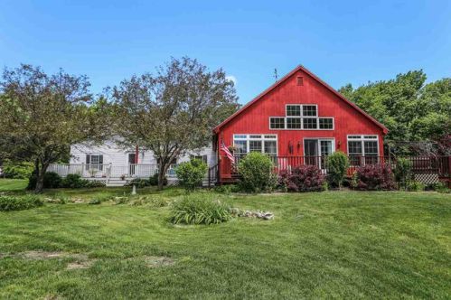 42 Buttermilk Ln, Wakefield, NH 03887-6300
